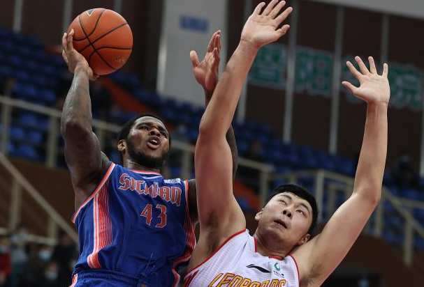 关于尼斯队在关键时刻迅速反击,逆转比分取胜的信息 关于尼斯队在关键时刻迅速反击,逆转比分取胜的信息