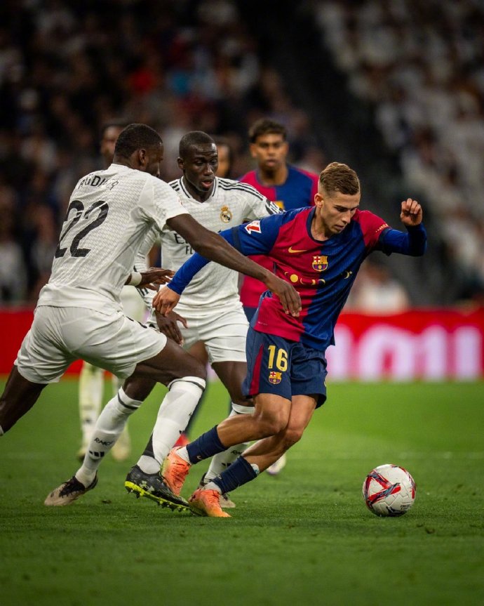 关于皇马巴萨上演经典战役,胜负难分的信息 关于皇马巴萨上演经典战役,胜负难分的信息