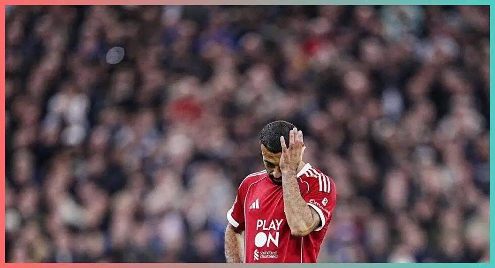 曼联主场惨败阿斯顿维拉,遭遇四连败 曼联主场惨败阿斯顿维拉,遭遇四连败