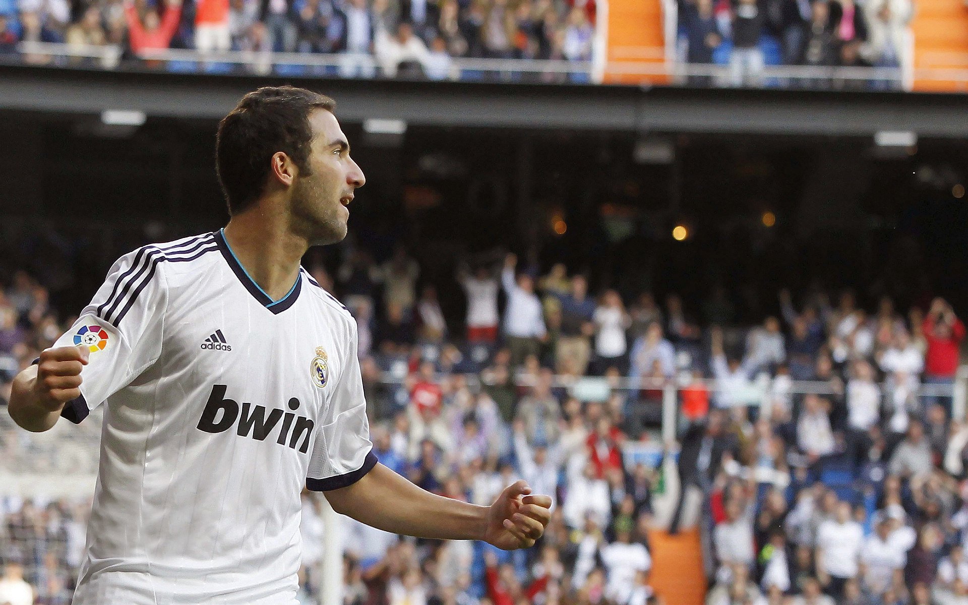 德里赫特存在感拉满，委内瑞拉强势晋级，塞维利亚见证足球的非对称美学